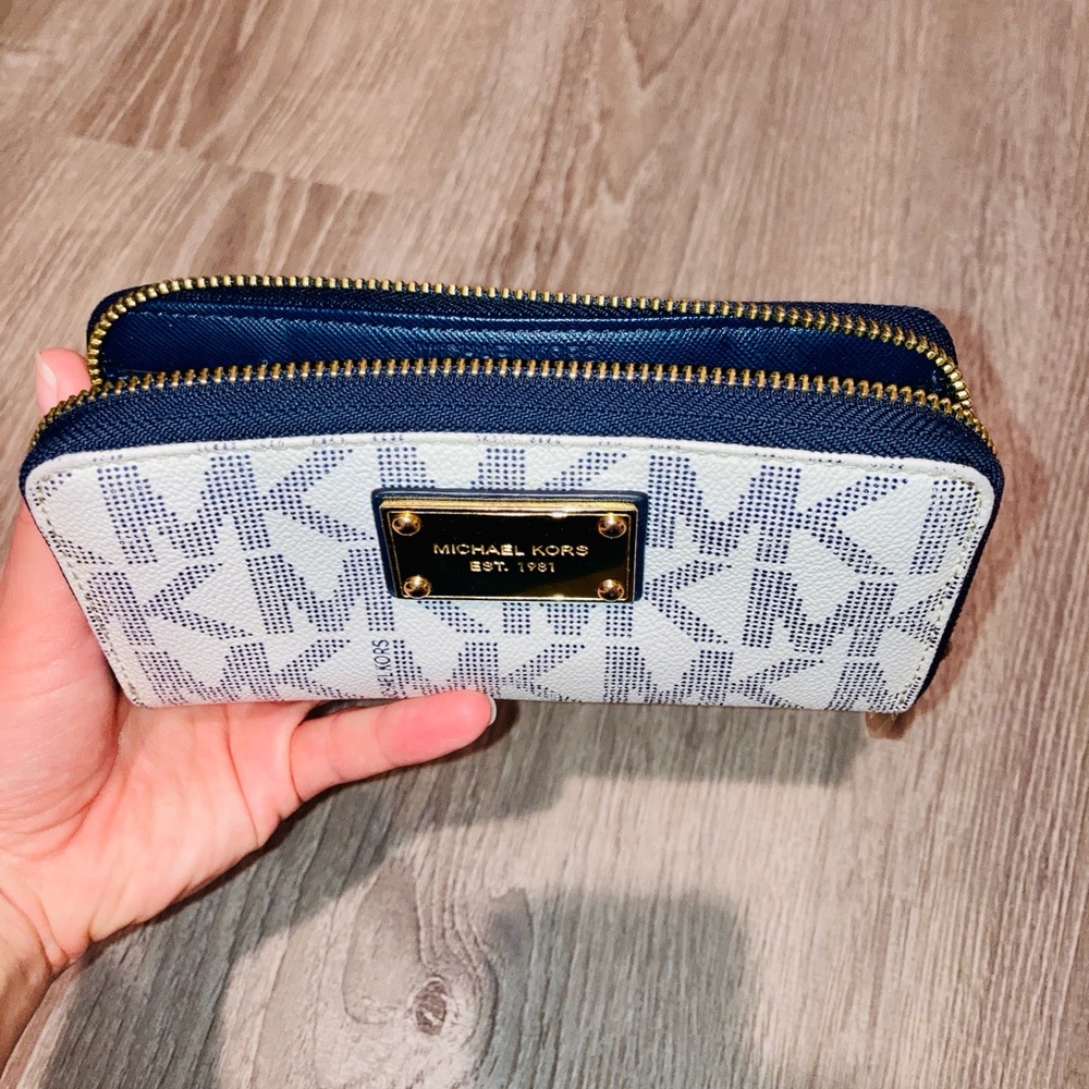 Michael Kors Wristlet